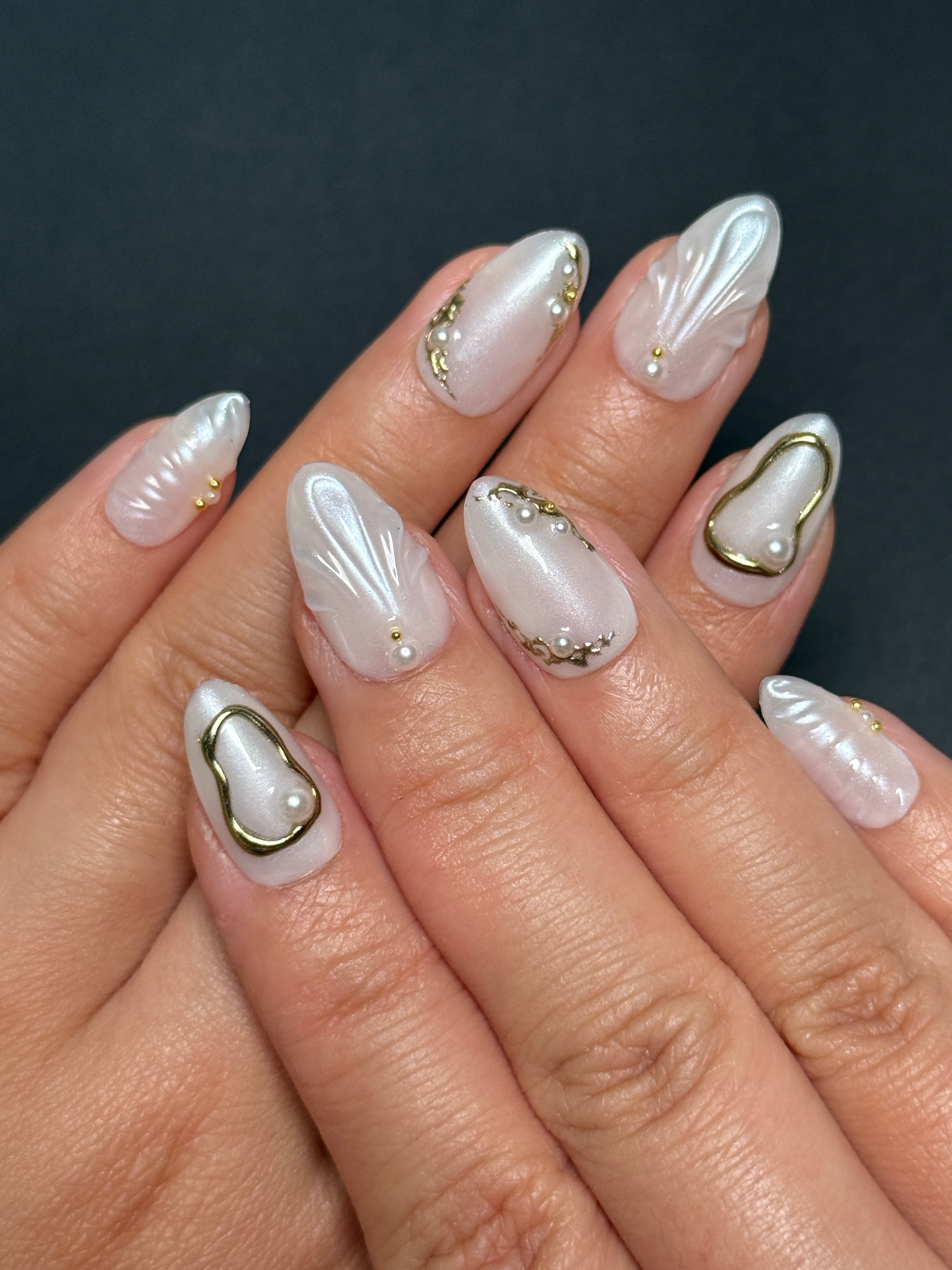 Opalescent Gilded Pearl
