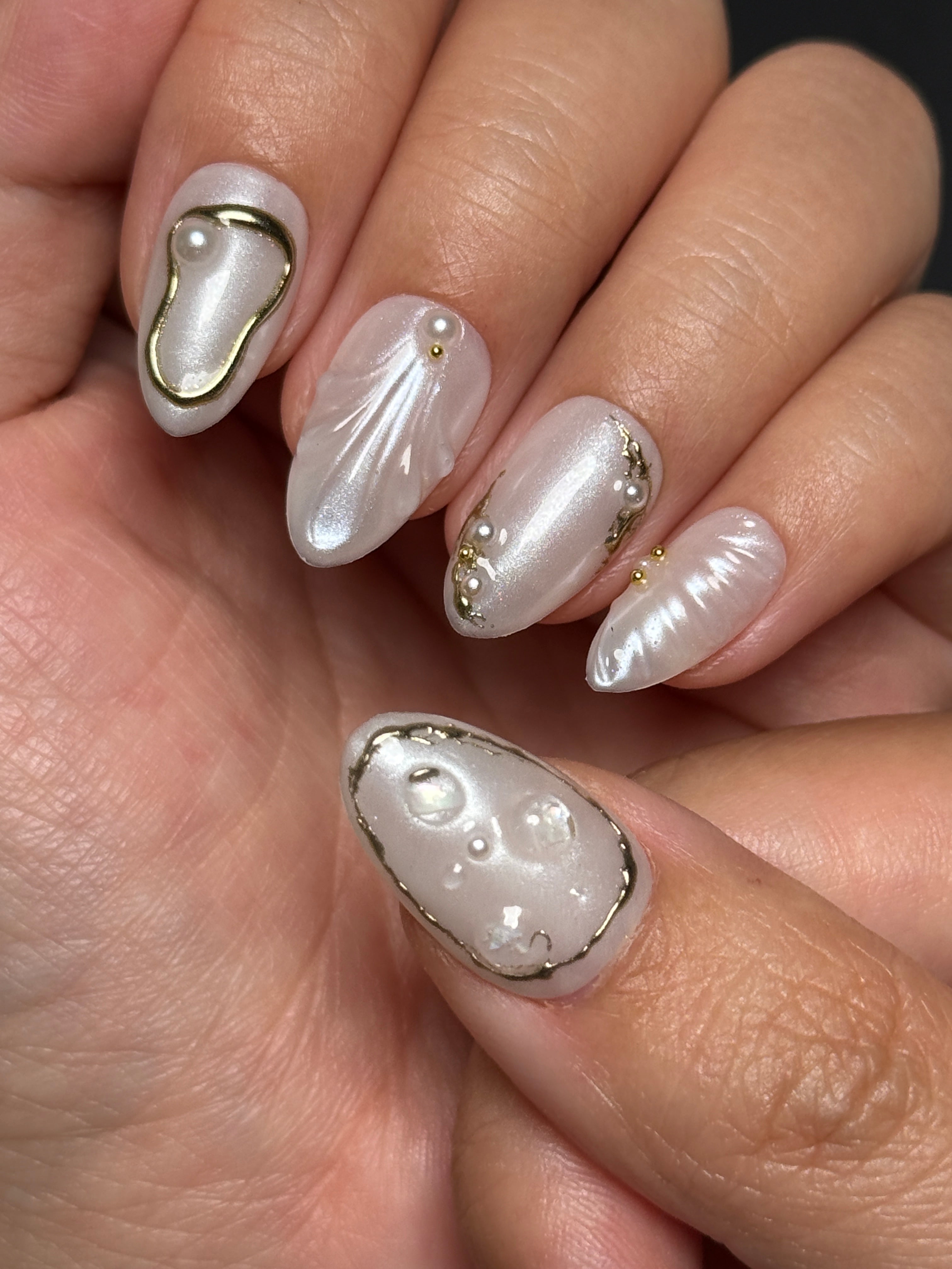 Opalescent Gilded Pearl